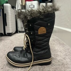 Sorel boots (never worn)